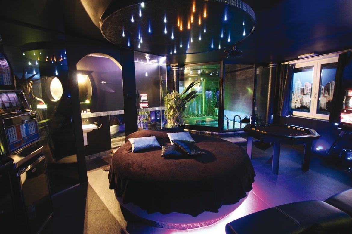 Bubble lounge hotel